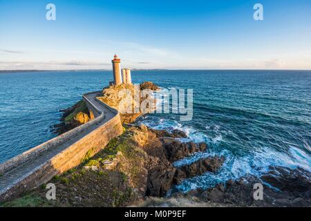 France,Finistère, mer d'Iroise,Goulet de Brest,formation,Pointe du petit minou phare,petit minou Banque D'Images