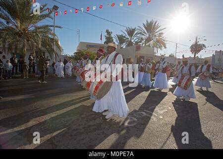 Sahara Douz tunisie,,,festival international du Sahara à Douz, groupe de musiciens tunisiens Banque D'Images