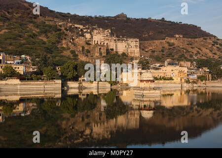 Le Palais de Bundi ruiné l'atmosphère et Taragarh Fort, Rajasthan, Inde Banque D'Images