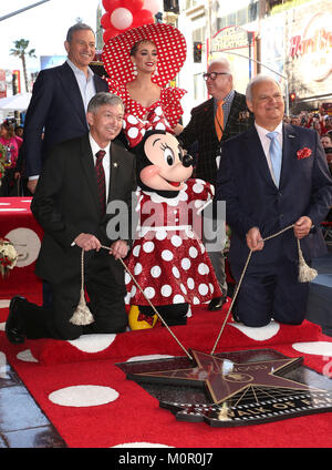 Hollywood, Californie, USA. 22 janvier, 2018. 22 janvier 2018 - Los Angeles, Californie - Leron Gubler, Jeff Zarrinnam, Katy Perry, Vin Di Bona, Robert A. Iger, Minnie Mouse. Disney Minnie Mouse's célèbre son 90e anniversaire avec l'étoile sur le Hollywood Walk of Fame. Crédit photo : F. Sadou/AdMedia Crédit : F. Sadou/AdMedia/ZUMA/Alamy Fil Live News Banque D'Images