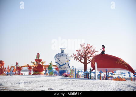 Hohhot, Hohhot, Chine. 14Th Jan, 2018. Hohhot, Chine 14ème Janvier 2018 : Le festival de la glace et de la neige est tenue à Hohhot, Chine du nord, région autonome de Mongolie intérieure. Crédit : SIPA Asie/ZUMA/Alamy Fil Live News