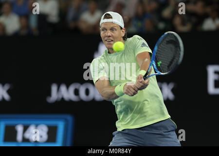 Melbourne, AustraliaCzech tennis player Tomas Berdych est en action au cours de sa 1/4 finale à l'Open d'Australie contre le joueur de tennis suisse Roger Federer le Jan 24, 2018 à Melbourne, Australie - ©Yan Lerval/Alamy Live News Banque D'Images