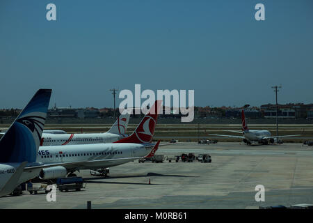 19 juillet 2017 - L'image de l'intérieur de l'aéroport Ataturk d'Istanbul. Turkish Airlines est la compagnie aérienne nationale de la Turquie, et l'aéroport Ataturk d'Istanbul est sa principale base Crédit : Louai Barakat/ImagesLive/ZUMA/Alamy Fil Live News Banque D'Images