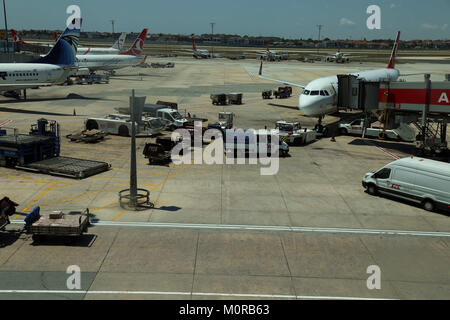 19 juillet 2017 - L'image de l'intérieur de l'aéroport Ataturk d'Istanbul. Turkish Airlines est la compagnie aérienne nationale de la Turquie, et l'aéroport Ataturk d'Istanbul est sa principale base Crédit : Louai Barakat/ImagesLive/ZUMA/Alamy Fil Live News Banque D'Images