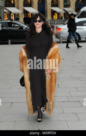 23 janvier 2018 - Paris Eleonora Carisi posant pour les photographes pendant la Fashion Week de Paris 2018. Banque D'Images