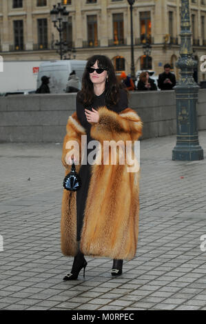 23 janvier 2018 - Paris Eleonora Carisi posant pour les photographes pendant la Fashion Week de Paris 2018. Banque D'Images