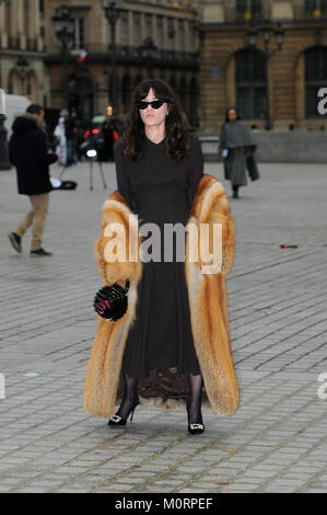 23 janvier 2018 - Paris Eleonora Carisi posant pour les photographes pendant la Fashion Week de Paris 2018. Banque D'Images