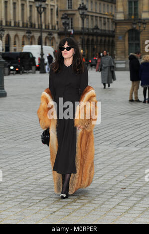 23 janvier 2018 - Paris Eleonora Carisi posant pour les photographes pendant la Fashion Week de Paris 2018. Banque D'Images