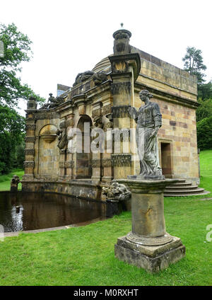 Maison Cascade, 1702-1703, conçu par Thomas Archer, de sculptures par Samuel Watson et Henri Nadauld - Chatsworth House - Derbyshire, Angleterre - DSC03625 Banque D'Images