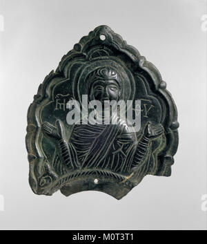 Cette poignée de censure du Metropolitan Museum of Art représente la Vierge Orant, un motif chrétien traditionnel symbolisant la prière. La pièce, probablement de la période byzantine, reflète l'art religieux de l'époque, avec des œuvres métalliques détaillées et iconographie communément associées aux objets liturgiques chrétiens. Banque D'Images