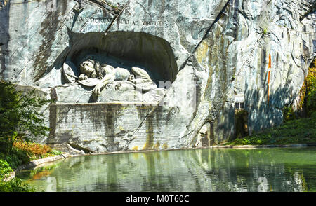 Le monument du Lion mourant, dédié à la Garde suisse, massacrés en 1792 lors de la Révolution française Banque D'Images