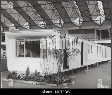 L'exposition des caravanes au bâtiment de la RAI à Amsterdam présentait une exposition de diverses caravanes, y compris le modèle 'STA-Caravan'. Cet événement a présenté l’évolution du design des caravanes et de la culture du camping en Europe. Banque D'Images