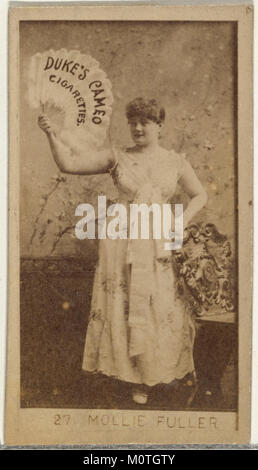La carte numéro 27 présente Mollie Fuller de la série Actors and Actress, émise par Duke sons & Co pour promouvoir les cigarettes Cameo. Cette carte à collectionner est une représentation de la publicité et de la culture des célébrités du début du XXe siècle. Banque D'Images
