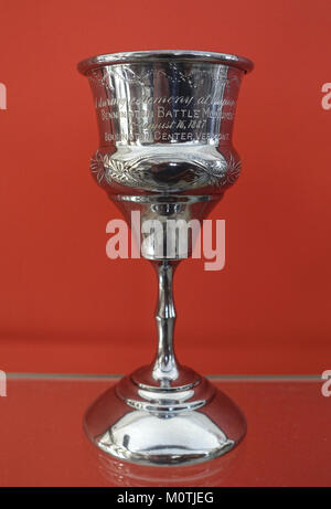 Tasse de cérémonie utilisé dans la pose de la pierre angulaire du monument de la bataille de Bennington le 16 août 1887, de l'argent - Musée de Bennington - Bennington, VT - DSC08691 Banque D'Images