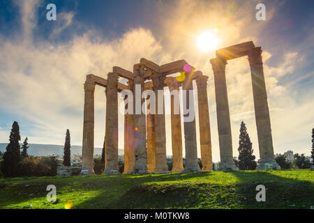 Le Temple de Zeus Olympien (Grec : Zns tou Olimpiou Dios), également connu sous le nom de l'Olympieion, Athènes, Grèce. Banque D'Images