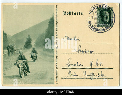 Ancienne carte postale allemande avec timbre postal Adolf Hitler 'Race' motos 1937, Nuremberg, Allemagne, le troisième Reich, la seconde guerre mondiale, ww2 Banque D'Images