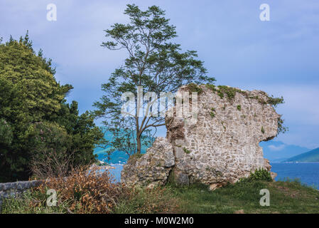 Ruines de la citadelle vénitienne à Herceg Novi ville sur la mer Adriatique dans la baie de Kotor Monténégro Banque D'Images