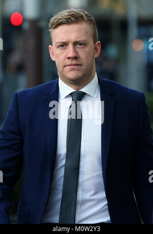 L'Irlande et l'Ulster Rugby player Stuart Olding arrive à Belfast le Tribunal de la Couronne, où lui et son coéquipier Jackson Paddy sont en procès accusé du viol d'une femme à une propriété dans le sud de Belfast en juin 2016. Photo date : mercredi 24 janvier 2018. Voir l'activité de l'Ulster Rugby histoire. Crédit photo doit se lire : Brian Lawless/PA Wire Banque D'Images