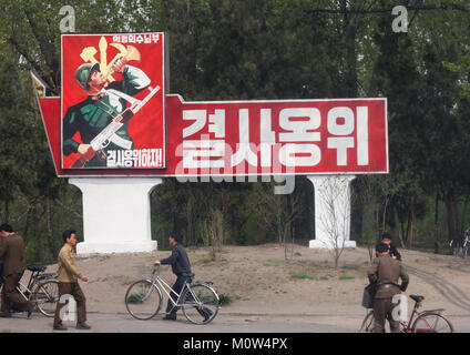 Parti des travailleurs de Corée du Nord, de panneaux de propagande de la province de Pyongan, Pyongyang, Corée du Nord Banque D'Images