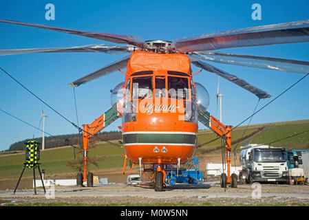 Erickson Air Crane à Drumuir site ferme éolienne près de Keith dans Moray. Banque D'Images