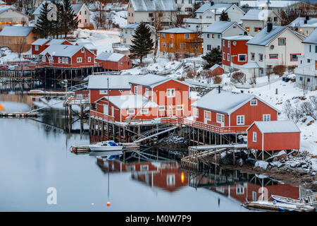 Les îles Lofoten, Reine, la Norvège. Scène d'hiver Banque D'Images