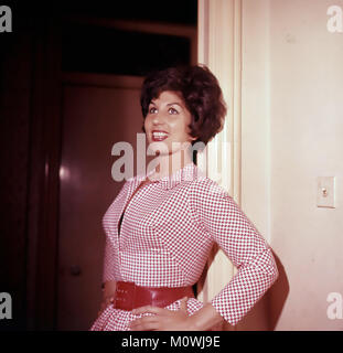 ALMA COGAN (1932-1966) Chanteuse pop britannique à propos de 1954 Banque D'Images