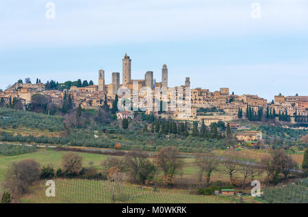 San Gimignano (Italie) - La célèbre petite cité médiévale sur une colline, dans la province de Sienne, Toscane. Connue comme la Cité Médiévale de Manhattan. Banque D'Images