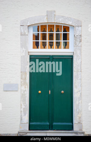 Porte Verte dans la région de Old stone house Banque D'Images