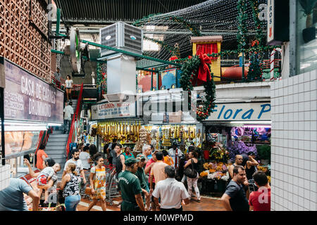 Mercado Central est un marché alimentaire intérieur animé à Belo Horizonte, Brésil, l'un des plus grands au Brésil Banque D'Images