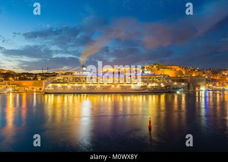Malte, La Valette, ville inscrite au Patrimoine Mondial de l'UNESCO,Grand Port navire de croisière, Banque D'Images