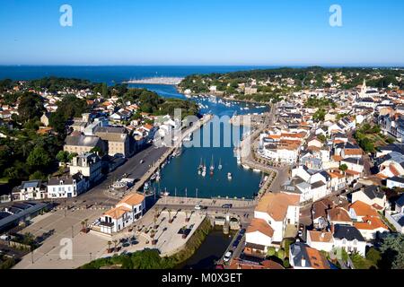 La France, la Loire-Atlantique (44),Pornic,le port de pêche et le château des XIIIe et XIVe siècles en fond (vue aérienne) Banque D'Images