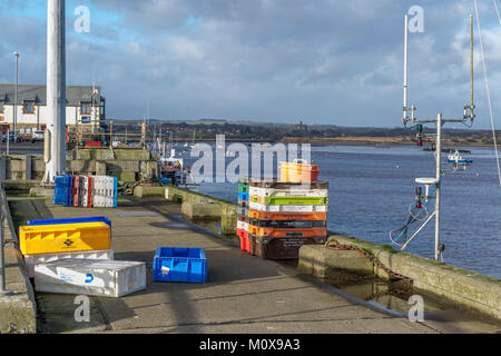 Amble harbour boîtes poissons Banque D'Images