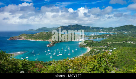 Lookout vue de Shirley Heights sur l'amiral Nelson, chantiers navals, Antigua, Iles sous le vent, West Indies Banque D'Images
