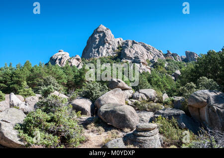 Vue sur El Pajaro (l'oiseau), pointe dans La Pedriza, Guadarrama Mountains National Park, province de Madrid, Espagne Banque D'Images