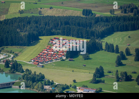 Vue aérienne de maisons de vacances près de Füssen, en Bavière, Allemagne Banque D'Images