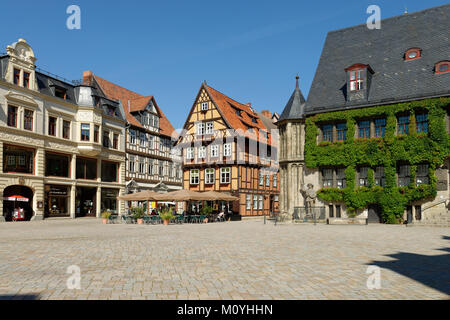 Avec le marché de ville, Quedlinburg, Saxe-Anhalt, Allemagne Banque D'Images