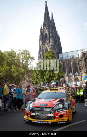 Allemagne, Cologne, début de l'ADAC Rallye Allemagne, l'équipe et la présentation de la cathédrale, voiture de l'Jipocar l'équipe nationale tchèque. Deutsc Banque D'Images