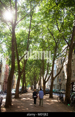 Allemagne, Cologne, d'avions à l'Weissenburg street dans le quartier d'Agnes. Deutschland, Koeln, der im Weissenburgstrasse dans 'Section Agnesviertel. Banque D'Images