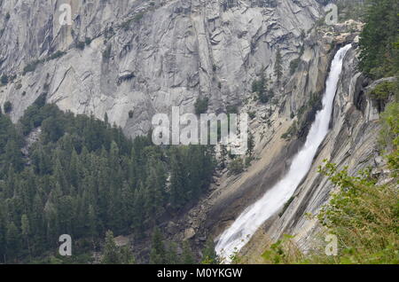 Nevada Cascade de Yosemite National Park, California, USA Banque D'Images