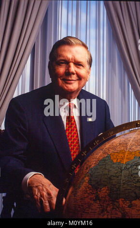 Paul S. Amos - dans son bureau AFLAC. AFLAC a été fondée par les frères John, Paul (mort en 2014), et William Amos à Columbus, en Géorgie en 1955. Banque D'Images