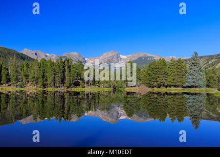 Réflexe de rêve au lac Sprague, Rocky Mountain National Park Banque D'Images