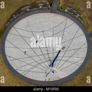 Vue aérienne, l'obélisque la Hoheward Recklinghausen Herten, LenkdDrachenflieger sur la réserve, Herten, Ruhr, Rhénanie du Nord-Westphalie, Allemand Banque D'Images