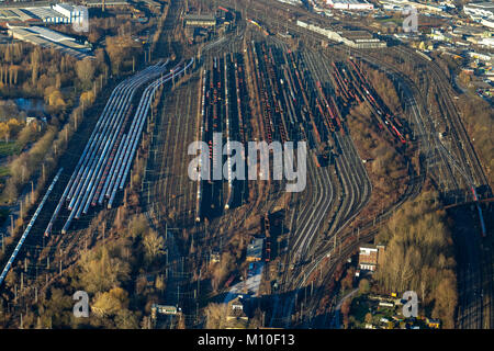 Vue aérienne, Hamm, gare de marchandises, les voies de chemin de fer, triage, wagons, Hamm, Ruhr, Rhénanie du Nord-Westphalie, Allemagne, Europe, les oiseaux-lunettes de vue, l'AERI Banque D'Images