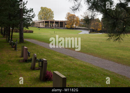 SKOGSKYRKOGÅRDEN est un cimetière situé au sud de Stockholm.Son design par Gunnar Asplund et Sigurd Lewernetz et est nommé site du patrimoine mondial de l'UNESCO Banque D'Images