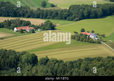Vue aérienne de fermes à Klotzau 1 et 2, 82299 Türkenfeld, Allemagne Banque D'Images