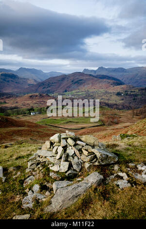 Avis de Black Crag, Tarn Hows, Lake District, Cumbria, Angleterre Banque D'Images