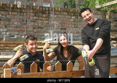 Craig phillips, Lisa appleton et Mario marconi posing together Banque D'Images