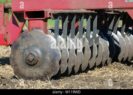 Les machines agricoles harrow Banque D'Images