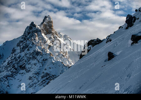 L'Aiguille du fruit sommet entre Courchevel et Méribel dans les Alpes françaises. Banque D'Images