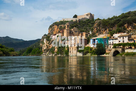 En Catalogne dans la province Tarragone situé à Miravet vieux château Banque D'Images